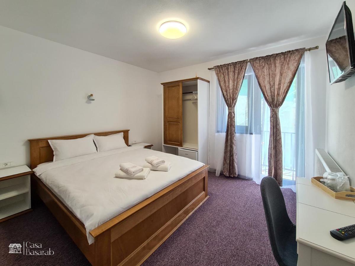 Casa Basarab Hotel Calimanesti Ngoại thất bức ảnh
